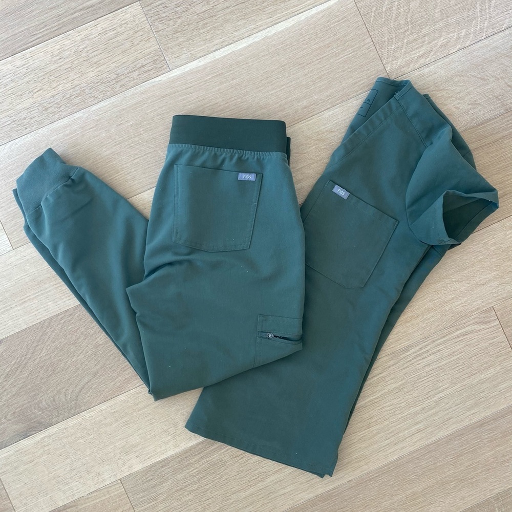 FIGS Moss Scrub Set